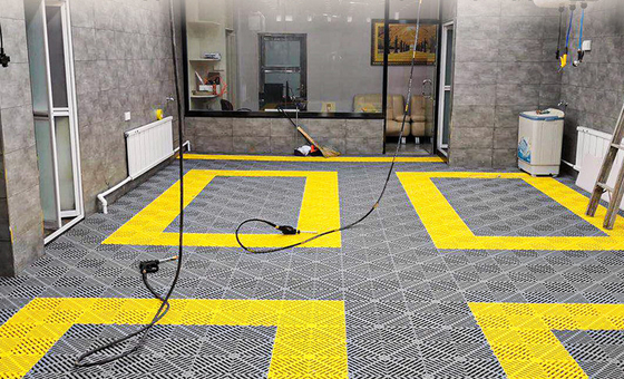 Piastrelle per pavimenti di garage di plastica in 40*40*4cm