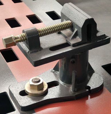 Riparazione carrozzeria O Liner Chassis Straightening Machine con 4T Max. Capacità di sollevamento
