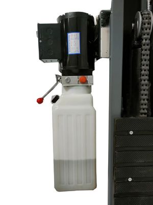 Capacità di sollevamento di 4000 kg con sollevamento idraulico a doppio cilindro e progettazione a due pali