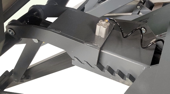 SCISSOR Leader L68S Double Cylinder Lift idraulico per l'efficienza dell'ascensore di auto a terra