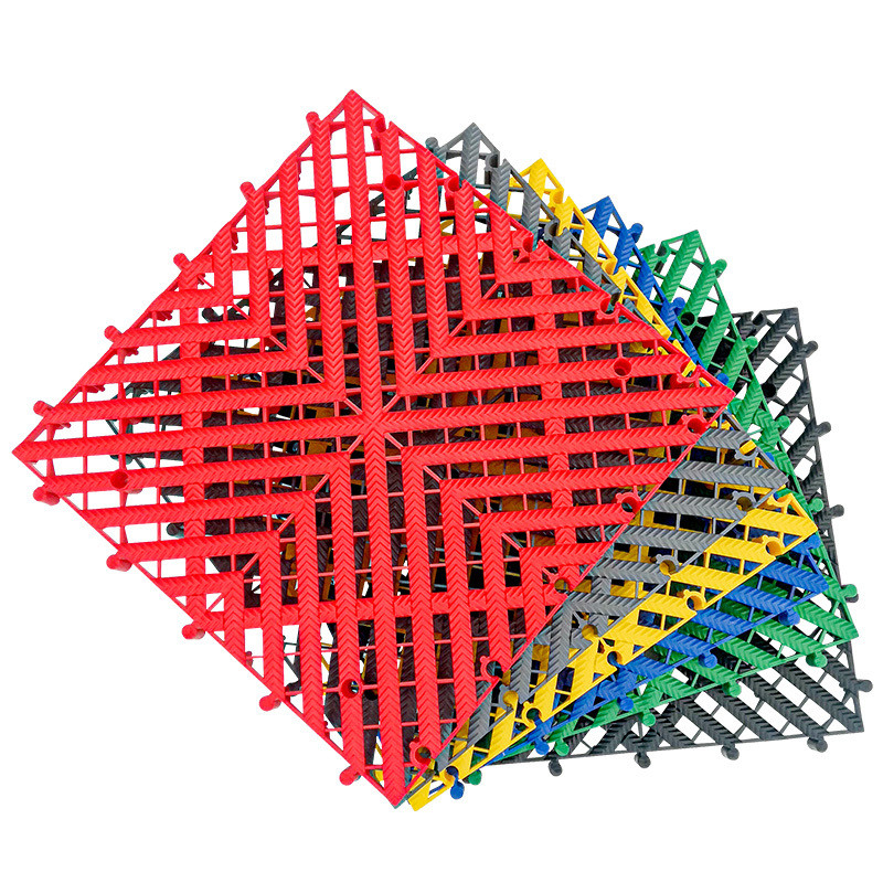 La griglia del pavimento a griglia in PP è la scelta perfetta per le piastrelle di pavimento in plastica per garage per auto ad alto rendimento